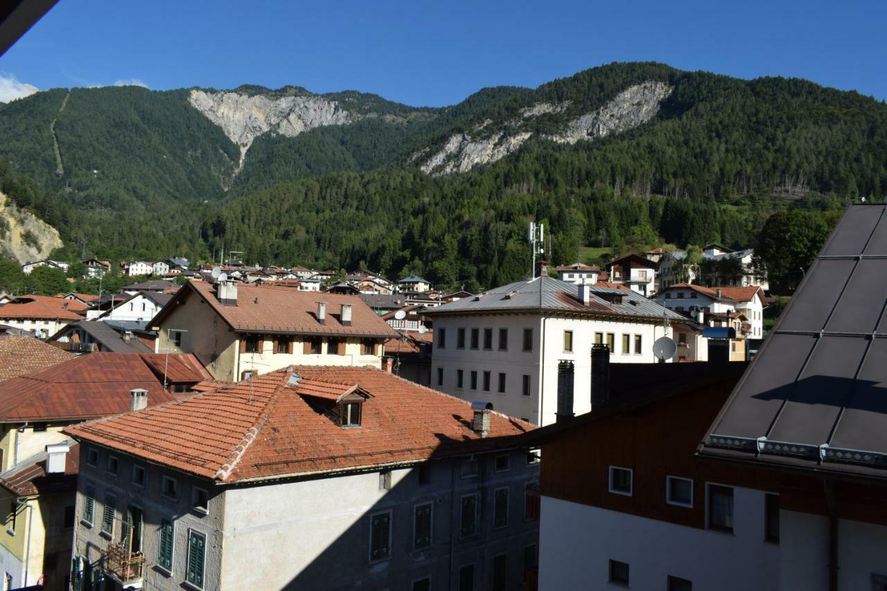 Lozzo Di Cadore - Dolomiti - Piazza IV Novembre Lozzo Cadore Dış mekan fotoğraf