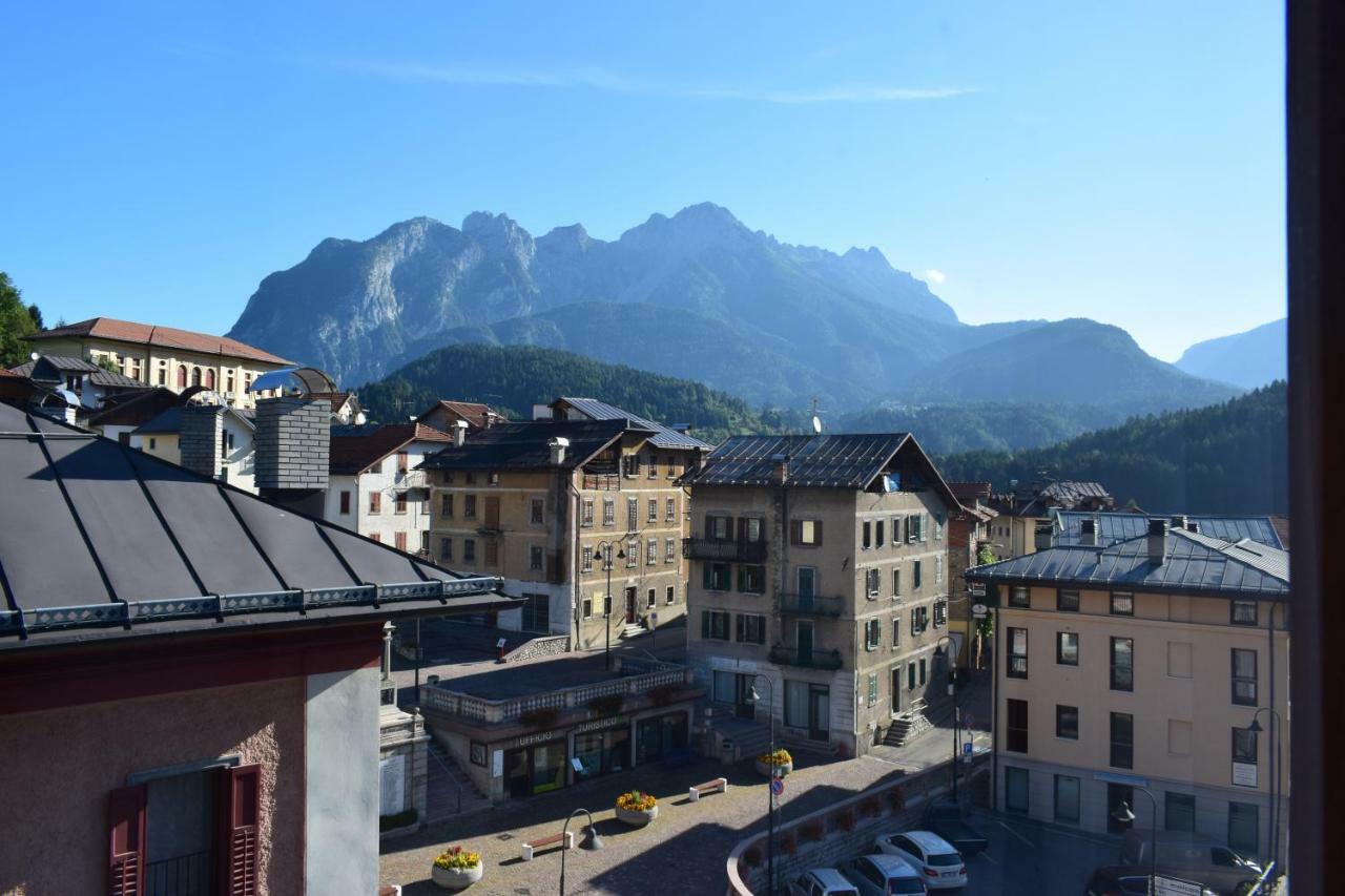 Lozzo Di Cadore - Dolomiti - Piazza IV Novembre Lozzo Cadore Dış mekan fotoğraf